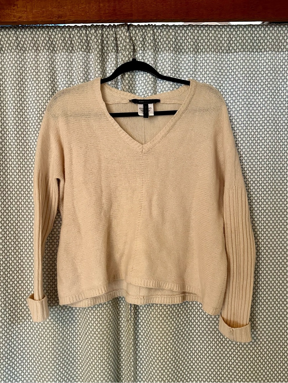 BCBG Cropped V Neck Sweater - Apricot - Small